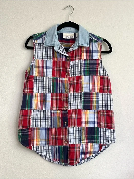 90’sCasey & Max Women's Patchwork Plaid Sleeveless Button Tank with Denim Collar - Picture 1 of 7
